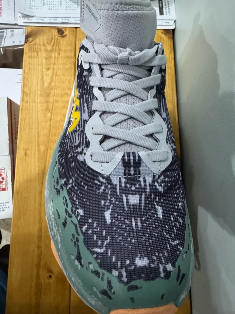 Hoka Speedgoat 6 GTX Trail Running Shoes Size 8B BNIB - Picture 3 of 5